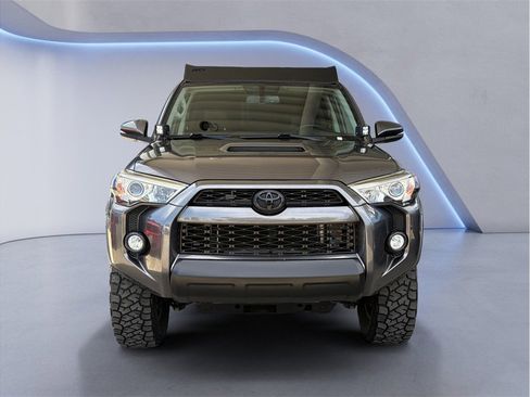 Used 2018 Toyota 4Runner TRD Off-Road Premium w/ Convenience Package AWD/4WD image 2
