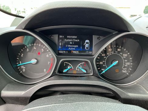 Used 2018 Ford Escape SE w/ SE Sync 3 Package FWD image 12