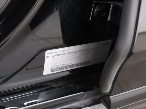 Used 2021 Audi A8 L 4.0T w/ Luxury Package AWD/4WD image 33