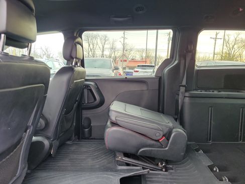 Used 2018 Dodge Grand Caravan GT image 11
