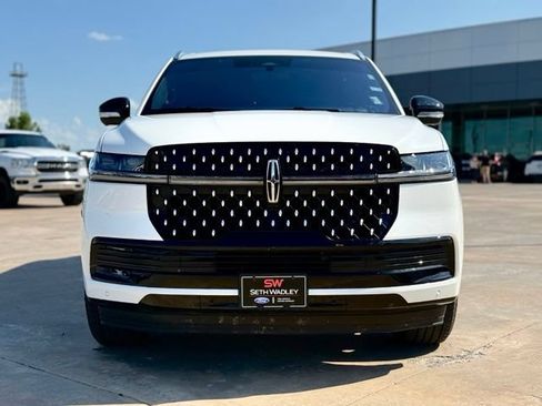 Used 2025 Lincoln Navigator L Black Label AWD/4WD image 3