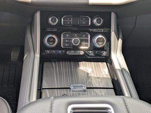 Used 2024 GMC Yukon Denali RWD image 20