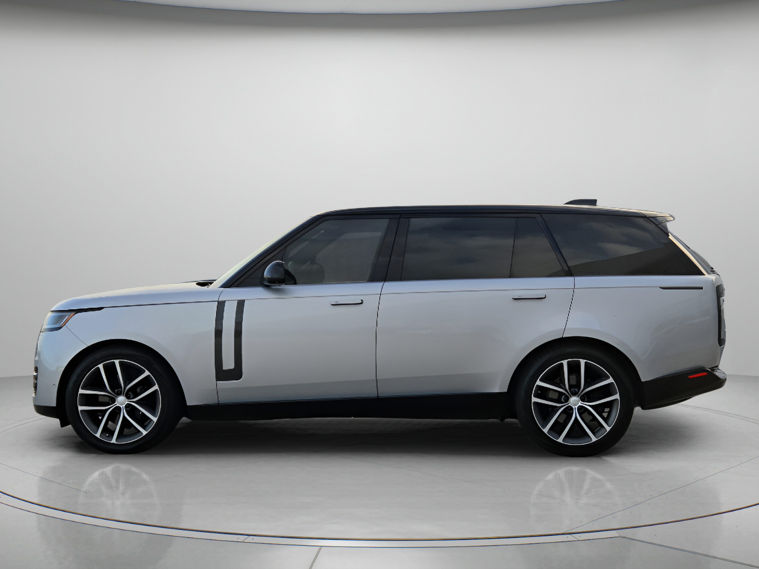 Certified 2025 Land Rover Range Rover Long Wheelbase SE AWD/4WD image 2