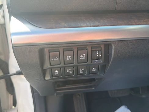 Used 2016 Subaru Outback 2.5i Limited AWD/4WD image 15