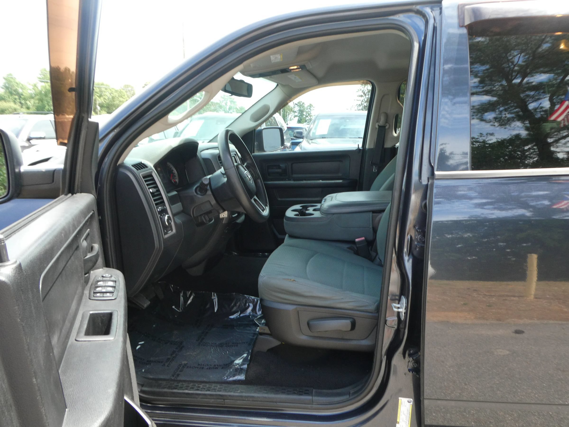 Used 2014 RAM 1500 Express RWD image 12