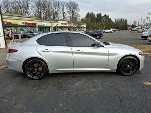 Used 2020 Alfa Romeo Giulia Base w/ Nero Edizione image 7