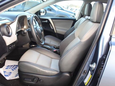 Used 2014 Toyota RAV4 Limited w/ Technology Package image 31