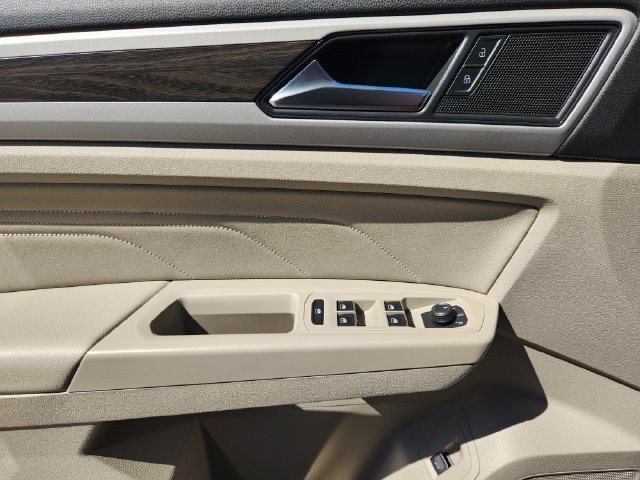 Used 2023 Volkswagen Atlas SE FWD image 22