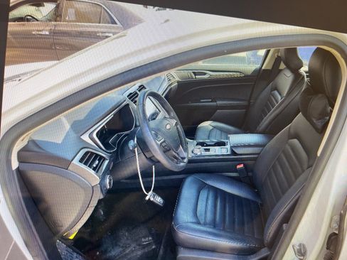 Used 2018 Ford Fusion SE w/ Equipment Group 602A image 7