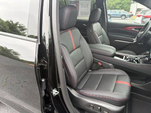 Certified 2026 Chevrolet Traverse RS w/ LPO, Floor Liner Package FWD image 21