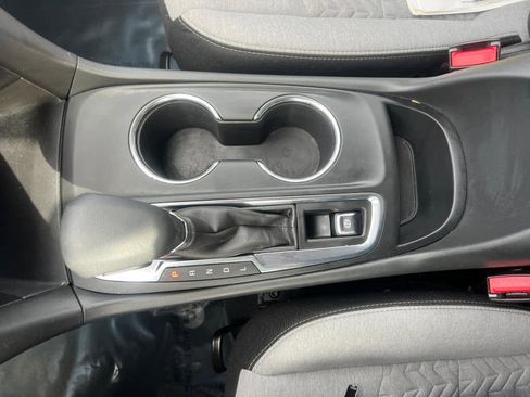 Certified 2023 Chevrolet Equinox LS AWD/4WD image 24