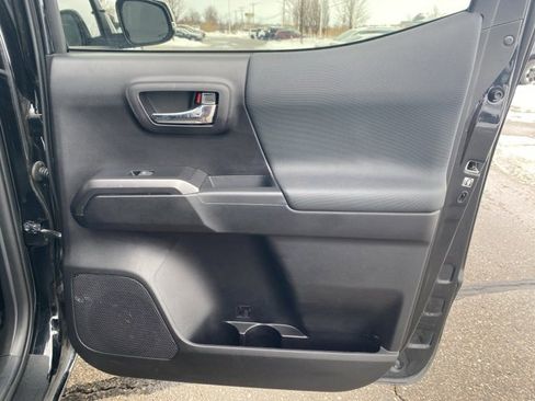 Used 2020 Toyota Tacoma TRD Off-Road image 27