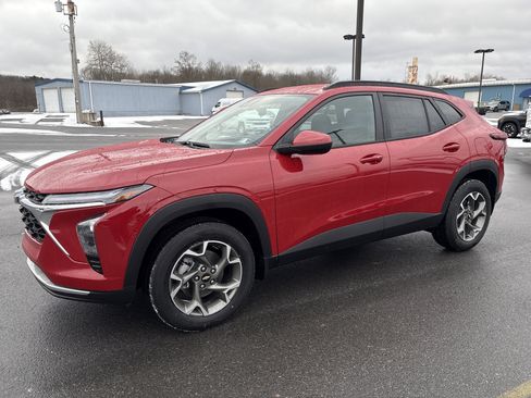 New 2026 Chevrolet Trax LT w/ Driver Confidence Package image 8