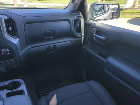 Used 2022 Chevrolet Silverado 1500 Custom image 16