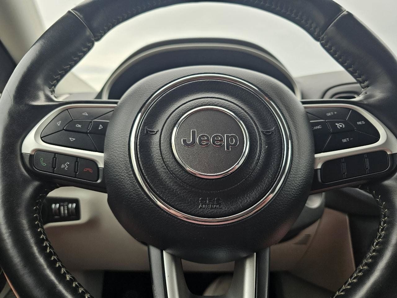 Used 2018 Jeep Compass Latitude w/ Popular Equipment Group AWD/4WD image 9