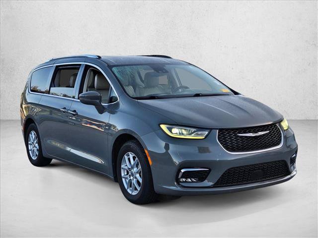 Used 2021 Chrysler Pacifica Touring-L FWD image 3