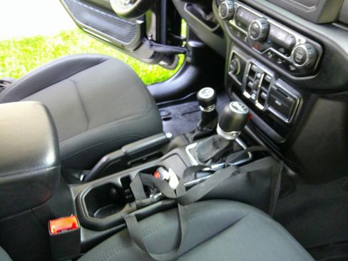 Used 2020 Jeep Wrangler Unlimited Sport S AWD/4WD image 63