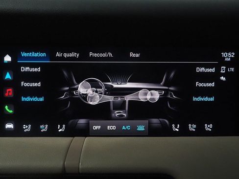 Used 2022 Porsche Taycan image 37