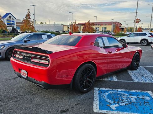 Used 2015 Dodge Challenger SRT Hellcat image 5