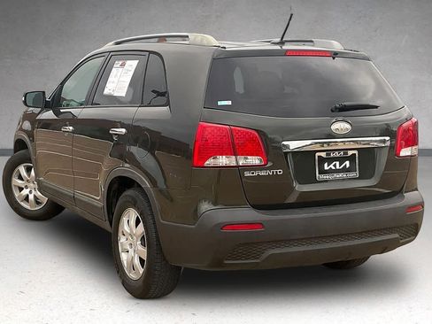 Used 2011 Kia Sorento LX image 4