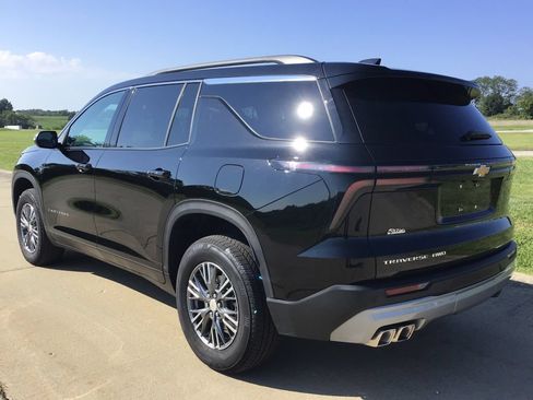 Used 2026 Chevrolet Traverse LT AWD/4WD image 4