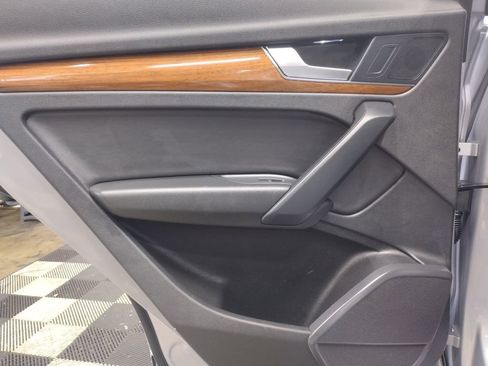 Used 2022 Audi Q5 2.0T Premium image 33