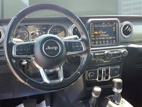 Used 2022 Jeep Gladiator Overland AWD/4WD image 3