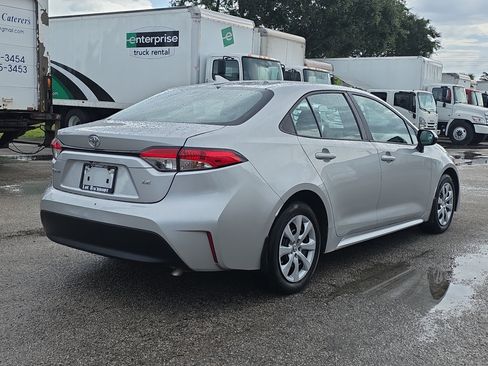 Used 2024 Toyota Corolla LE FWD image 7