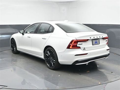 Used 2024 Volvo S60 B5 Plus image 6