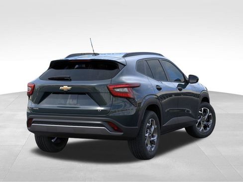 New 2026 Chevrolet Trax LT image 4