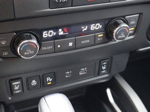 Used 2024 Nissan Frontier SV w/ SV Convenience Package RWD image 23