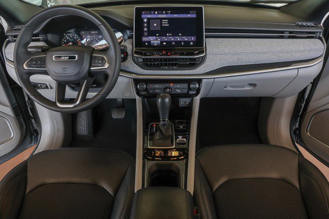 Used 2024 Jeep Compass Latitude AWD/4WD image 36