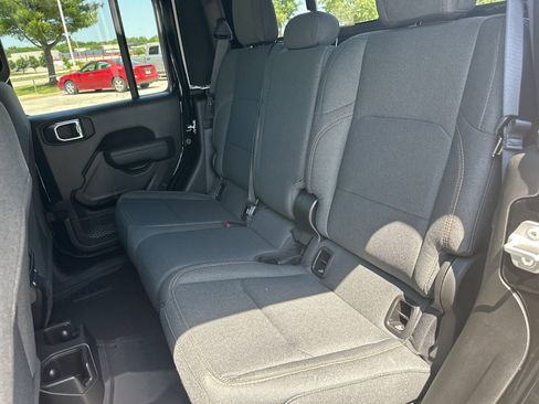 New 2025 Jeep Gladiator Willys image 44