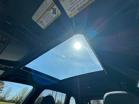 Used 2025 Subaru Forester Premium image 27