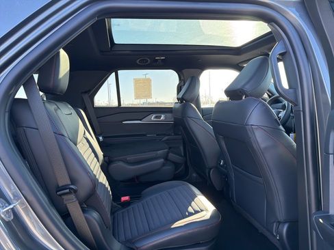 New 2026 Ford Explorer ST-Line w/ ST-Line Street Pack image 21