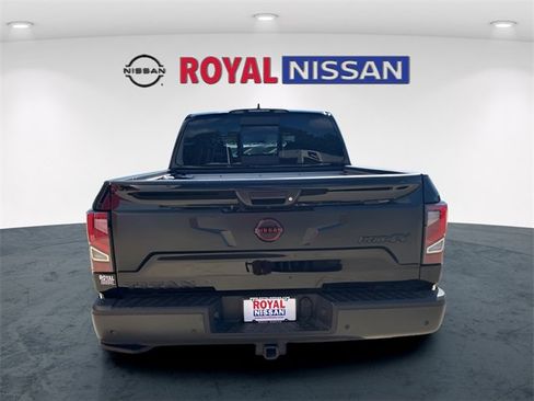 Used 2024 Nissan Titan PRO-4X w/ Pro-4x Convenience Package image 6