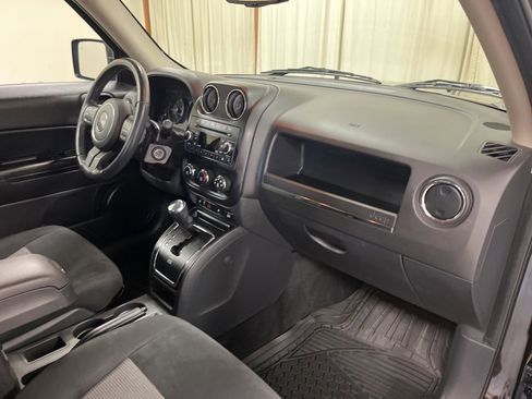 Used 2015 Jeep Patriot Latitude image 18