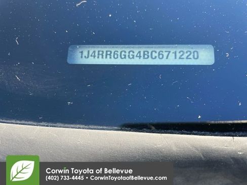 Used 2011 Jeep Grand Cherokee Overland image 28