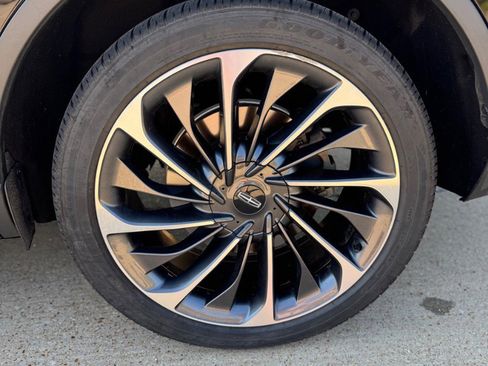 Used 2020 Lincoln Aviator Reserve w/ Equipment Group 202A image 5