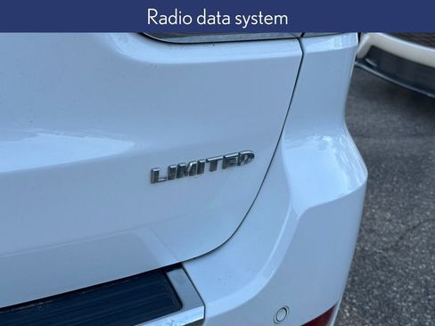 Used 2018 Jeep Grand Cherokee Limited image 15