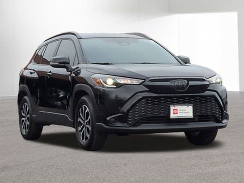 Certified 2025 Toyota Corolla Cross AWD Hybrid w/ Moonroof Package image 3