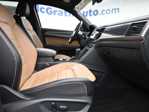 Used 2020 Volkswagen Atlas Cross Sport SEL Premium AWD/4WD image 9