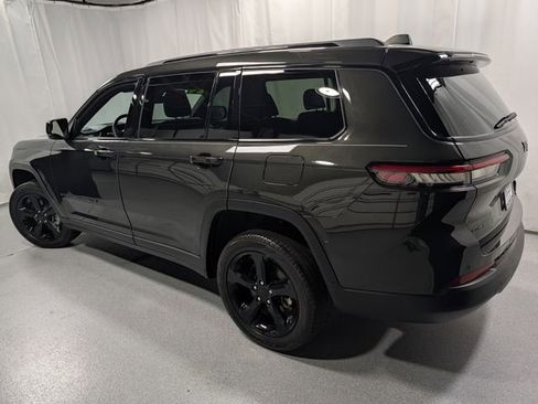 Used 2024 Jeep Grand Cherokee L Limited w/ Black Appearance Package AWD/4WD image 6