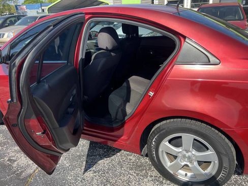 Used 2014 Chevrolet Cruze LT image 10