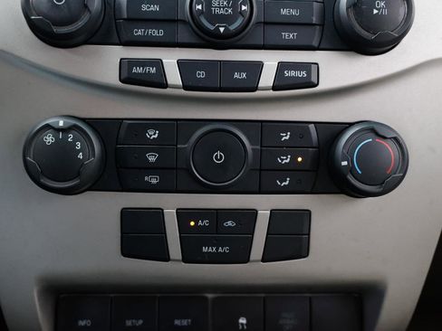 Used 2010 Ford Focus SE FWD image 31