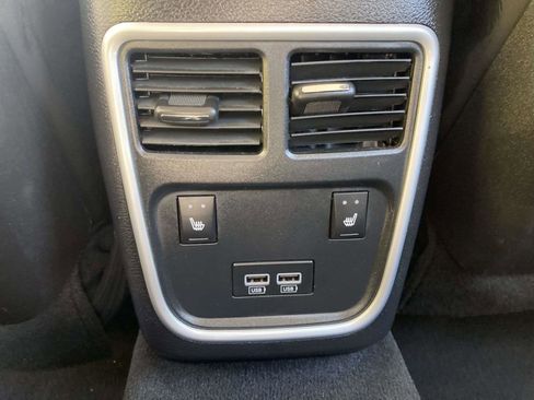 Used 2023 Chrysler 300 Touring L w/ Comfort Group image 18