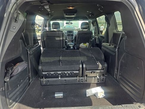 Used 2014 Dodge Grand Caravan SXT FWD image 6