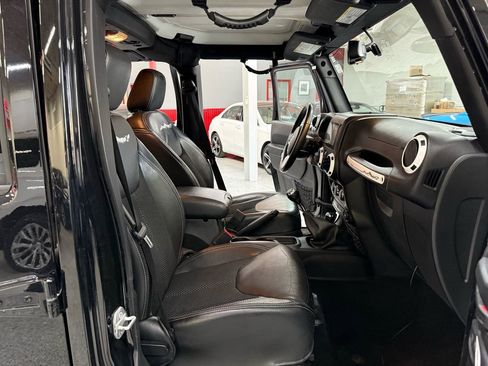 Used 2015 Jeep Wrangler Unlimited Sahara w/ Quic Order Package 23X image 19