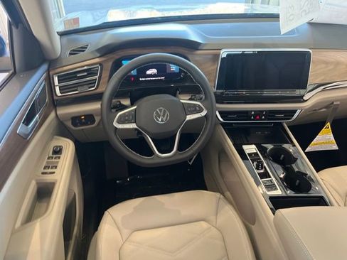 New 2025 Volkswagen Atlas SE image 32