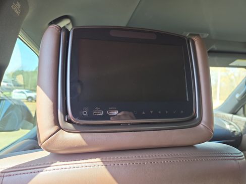 Used 2022 Nissan Armada Platinum w/ Captain's Chairs Package image 10